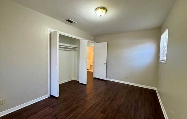 3 beds, 1 bath, $2,300