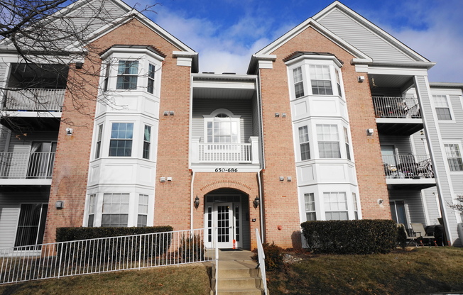 Charming 2br/2ba Condo w/ Balcony in Reisterstown!