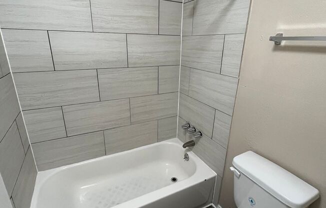 2 beds, 1.5 baths, 1,018 sqft, $1,525, Unit 1055