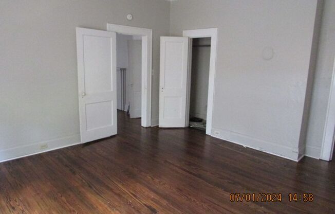 2 beds, 1 bath, $875