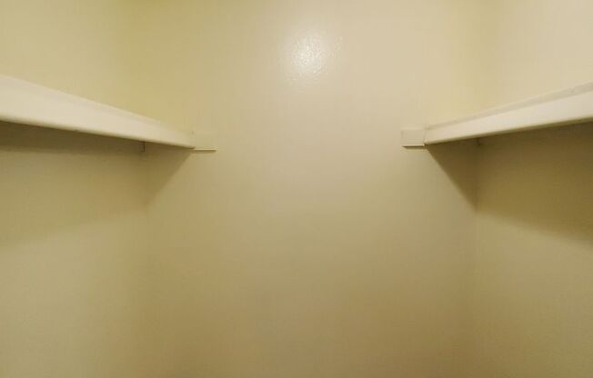 2 beds, 2 baths, 950 sqft, $1,350, Unit 116