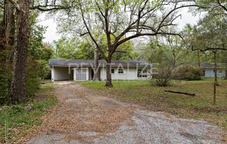 Newly Renovated 4 Bed / 2 Bath Home in Mobile!