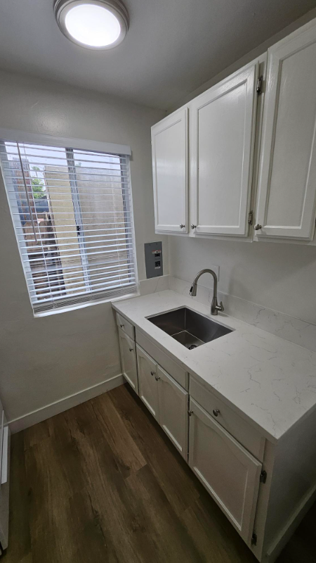 Studio, 1 bath, 330 sqft, $1,595