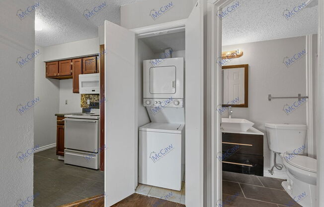 1 bed, 1 bath, 550 sqft, $900, Unit 323