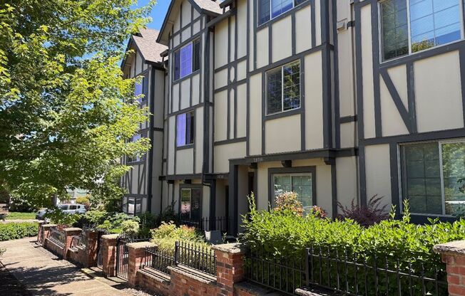 Coming August! Air-Conditioned Villebois Townhome | Pool, Parks, Fitness & More