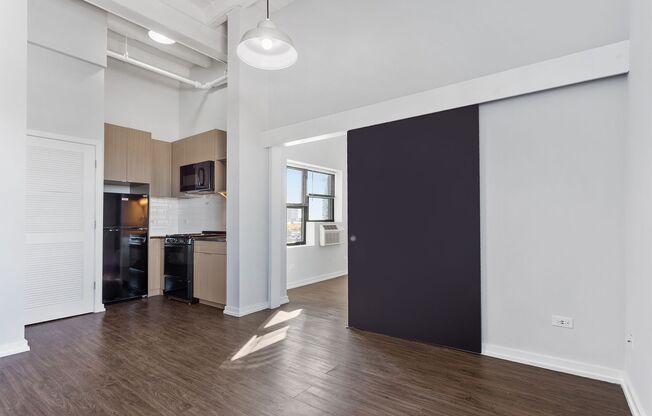 5718 North Winthrop Ave.