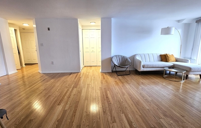 2 beds, 2 baths, 1,098 sqft, $3,100, Unit 416