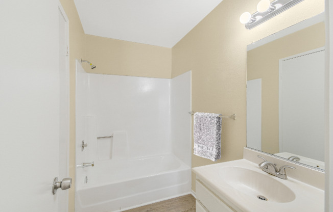 38225 12 ST E