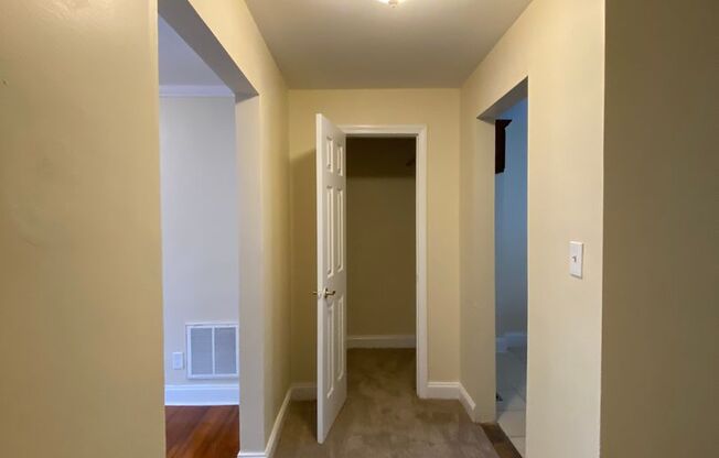 1 bed, 1 bath, $995, Unit 2609A