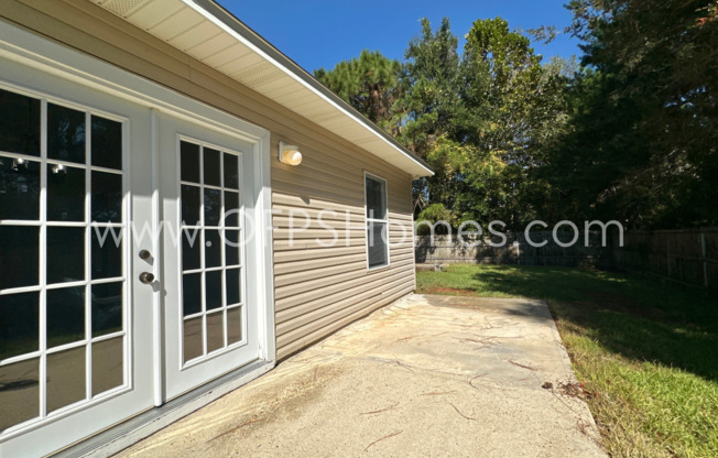 3 beds, 2 baths, $2,200