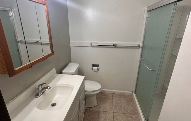 2 beds, 1 bath, $850