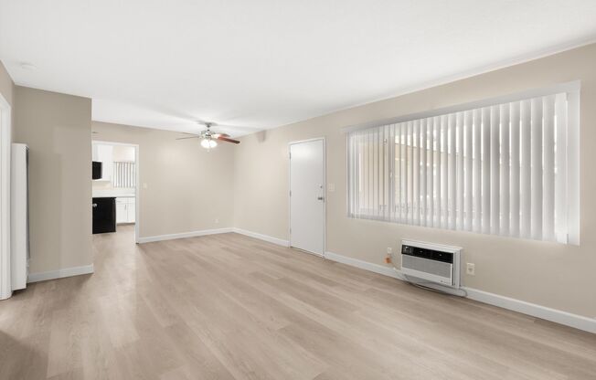 2 beds, 1 bath, 1,100 sqft, $2,100, Unit 11