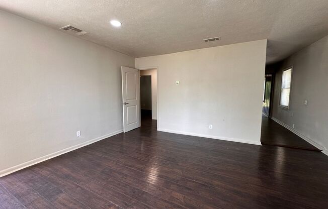 Charming 3 bedroom 1.5 bath House Located in West Fort Worth.