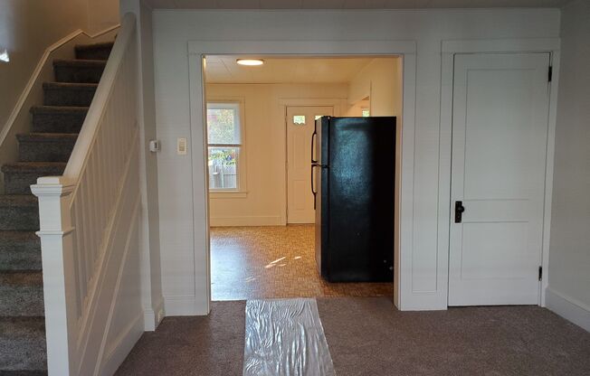 2 beds, 1 bath, $1,195