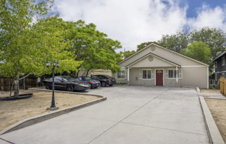 Studio Rental Near UNR