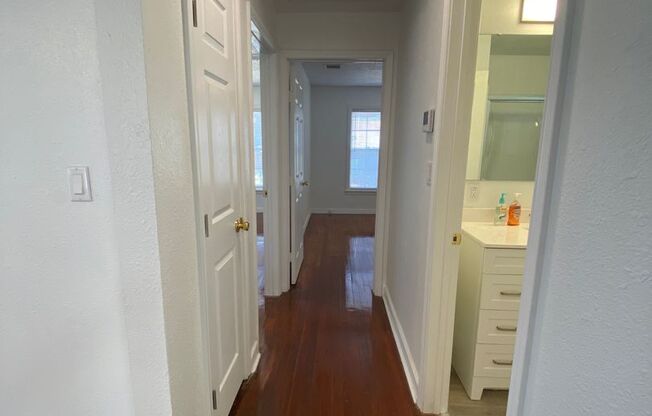 2 beds, 1 bath, $1,400