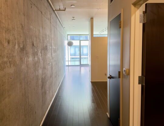 1 bed, 1 bath, 860 sqft, $2,695, Unit 907