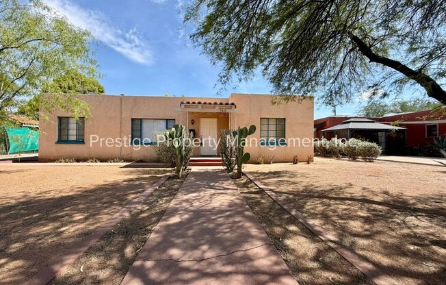 Spacious With Vintage Charm- 2/1 Centrally Located and Waiting For You!