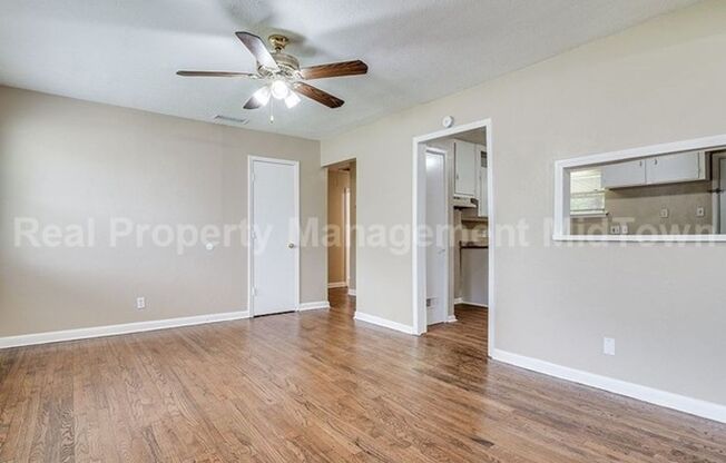 Charming 3-Bedroom Home with Spacious Yard in Garland