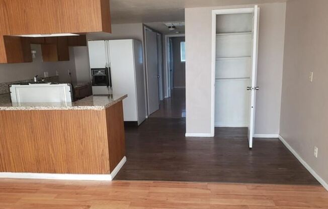 MULTI PLEX, 4 UNITS!