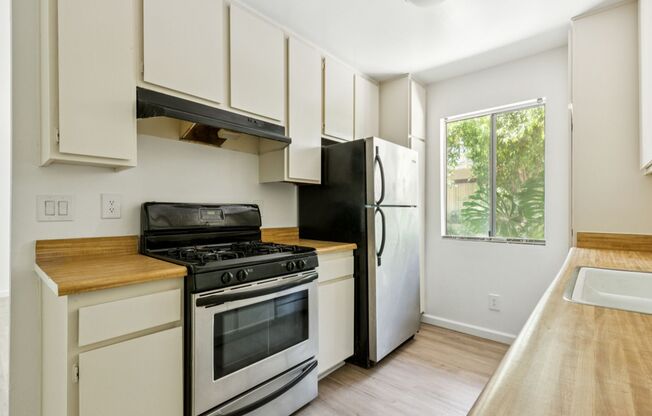 Newly Renovated 1BD Condo Available Soon!  ALL Utilities Included!!!