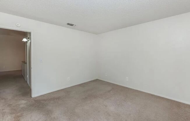 2 beds, 1 bath, 984 sqft, $1,675, Unit 135