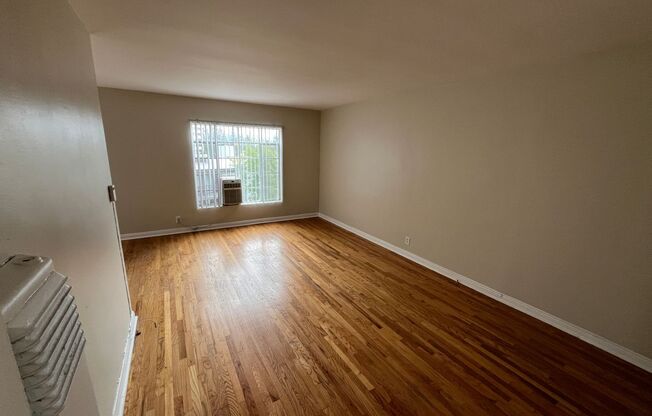 Studio, 1 bath, 600 sqft, $1,798, Unit 14