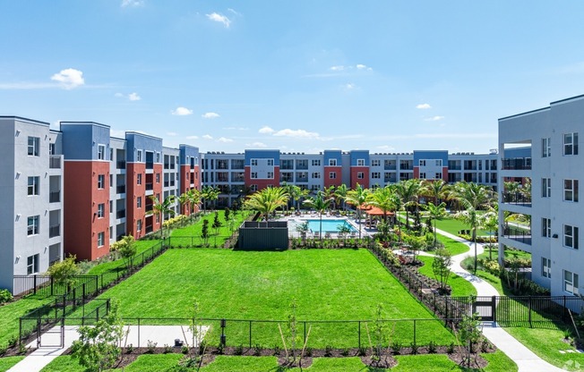 Courtyard & Dog Park