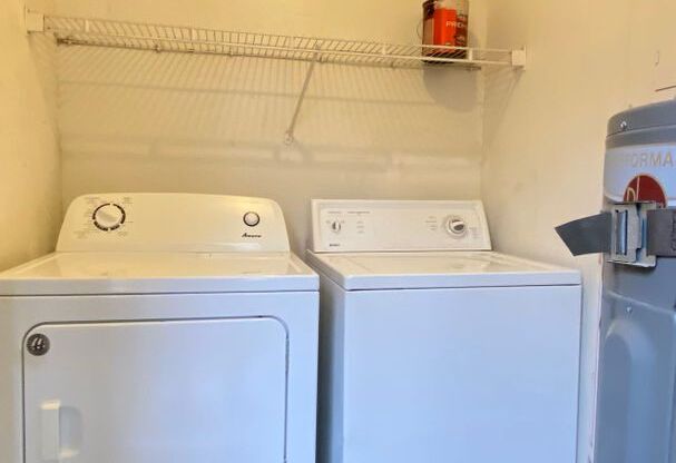 3 beds, 2 baths, $1,500, Unit # 2044