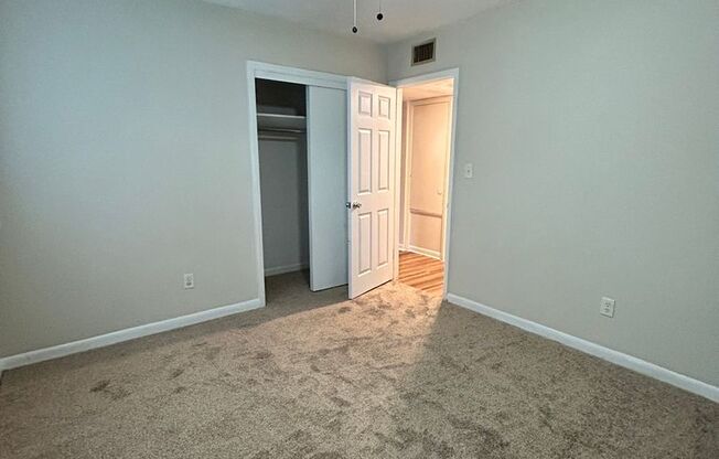 2 beds, 1 bath, 900 sqft, $1,150, Unit 6