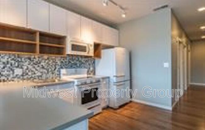 4100 Lindell, #302