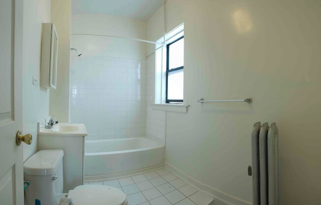 4837 51 N ALBANY AVE