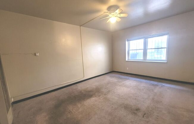 Studio, 1 bath, $700, Unit 2