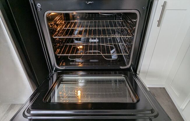 2 beds, 1 bath, 855 sqft, $1,049, Unit 3370-02