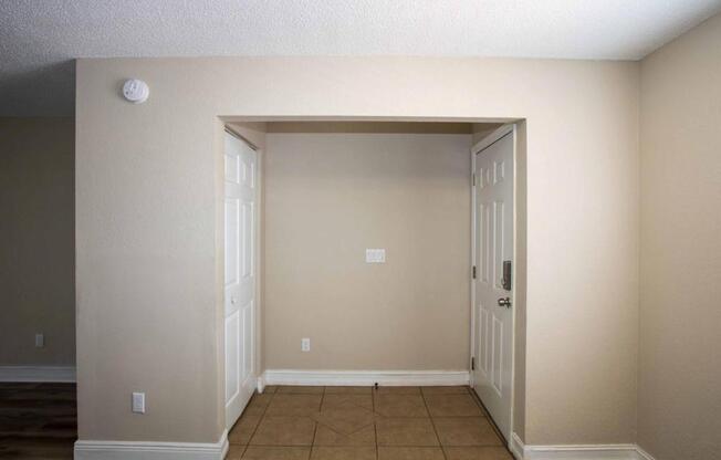 200 COUNTRY CLUB DR