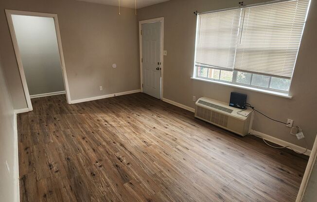 3 BR/ 1.5 BA Single Family Home