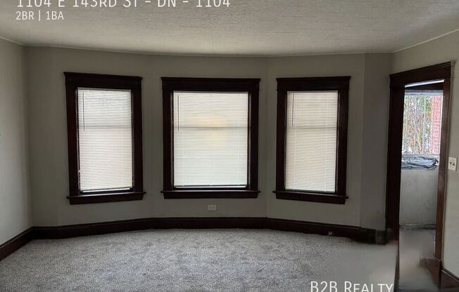 1104 E 143 ST