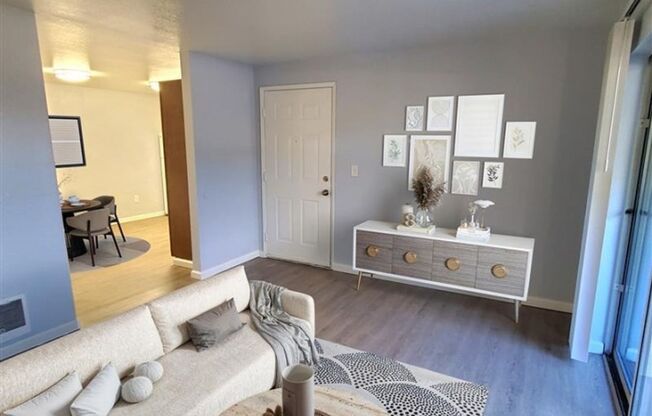 1 bed, 1 bath, 723 sqft, $1,579, Unit B21