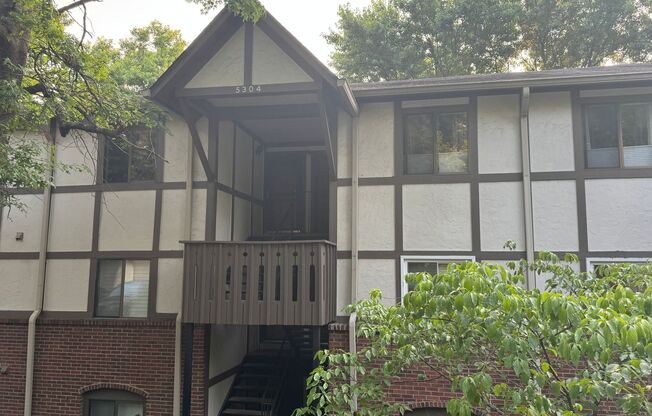 Charming 3 bed 2 bath Townhouse near Nippers Corner
