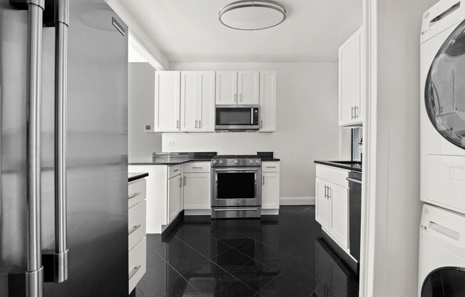 76 W 69 ST