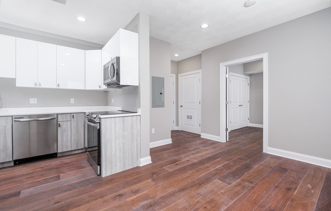 121 ADDISON
