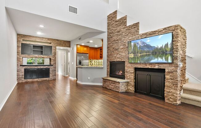 Entertainers Delight in Aliso Viejo!