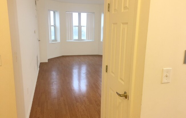 2 beds, 2 baths, 1,061 sqft, $2,750, Unit 707