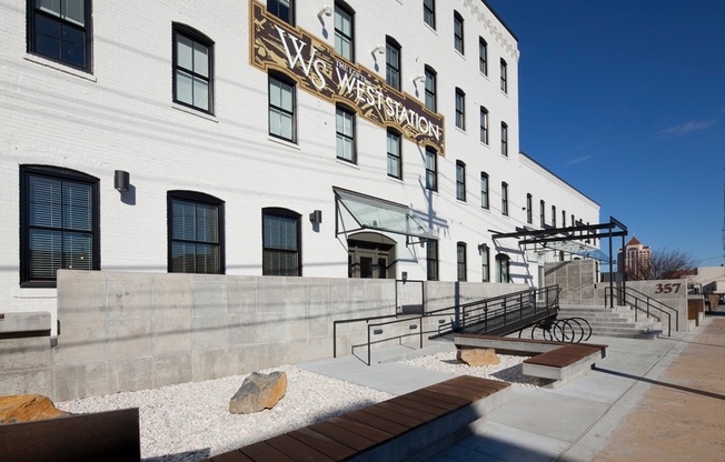1 bed, 1 bath, 400 sqft, $835, Unit 204