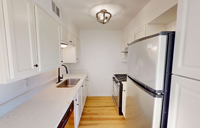 Central Austin One Bedroom Gem – Walk to Central Market!