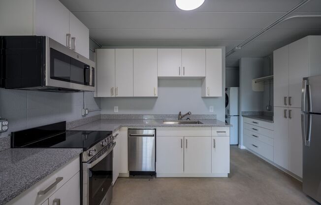 Studio, 1 bath, 354 sqft, $1,153, Unit T115