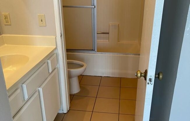 7817 Vineland Avenue