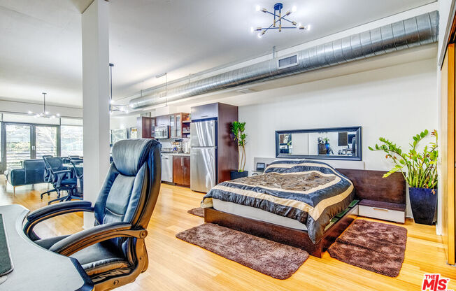 1 bed, 1 bath, 1,100 sqft, $3,200, Unit 706