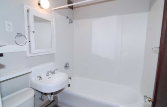 Studio, 1 bath, 640 sqft, $1,400, Unit 101