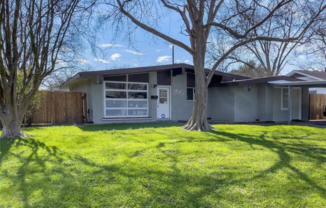 403 W SUNNYSIDE ST